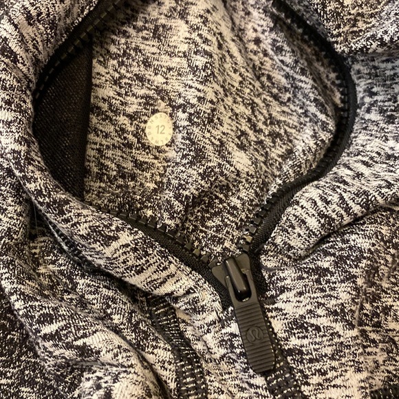 Lululemon Define Jacket Luon, Spray Jacquard White/Black, Size 12 - Picture 7 of 9